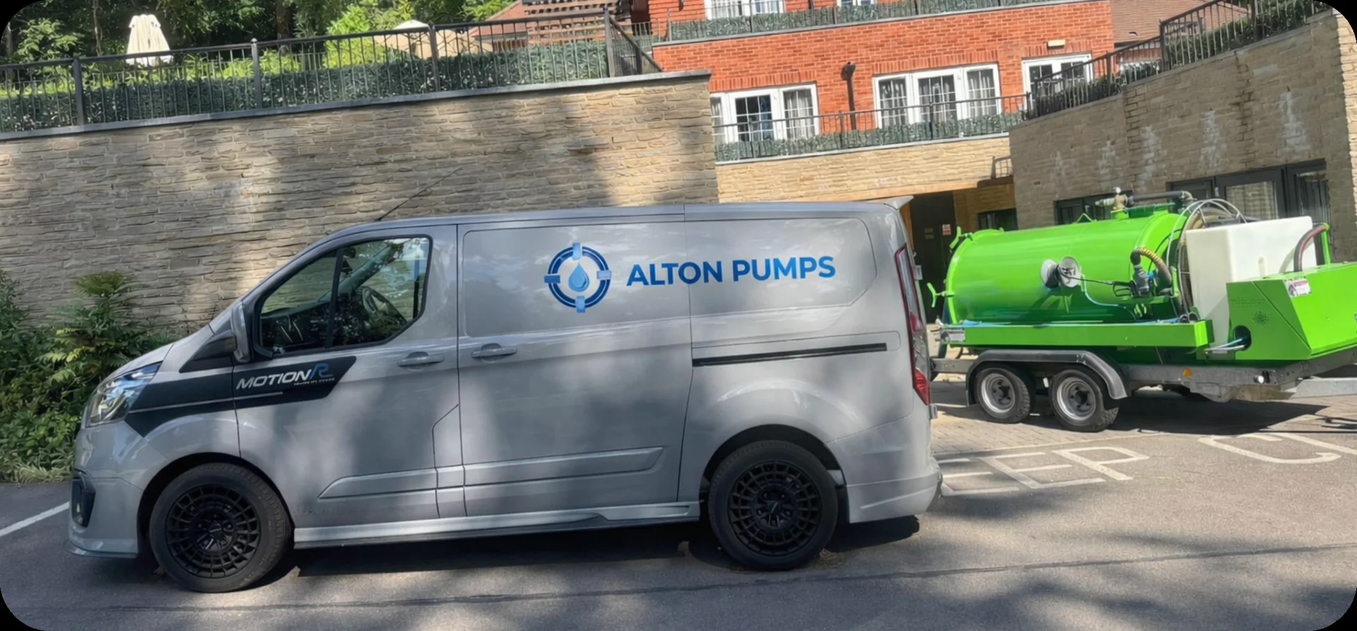 Alton Pumps service vehicle and specialist pump equipment on site